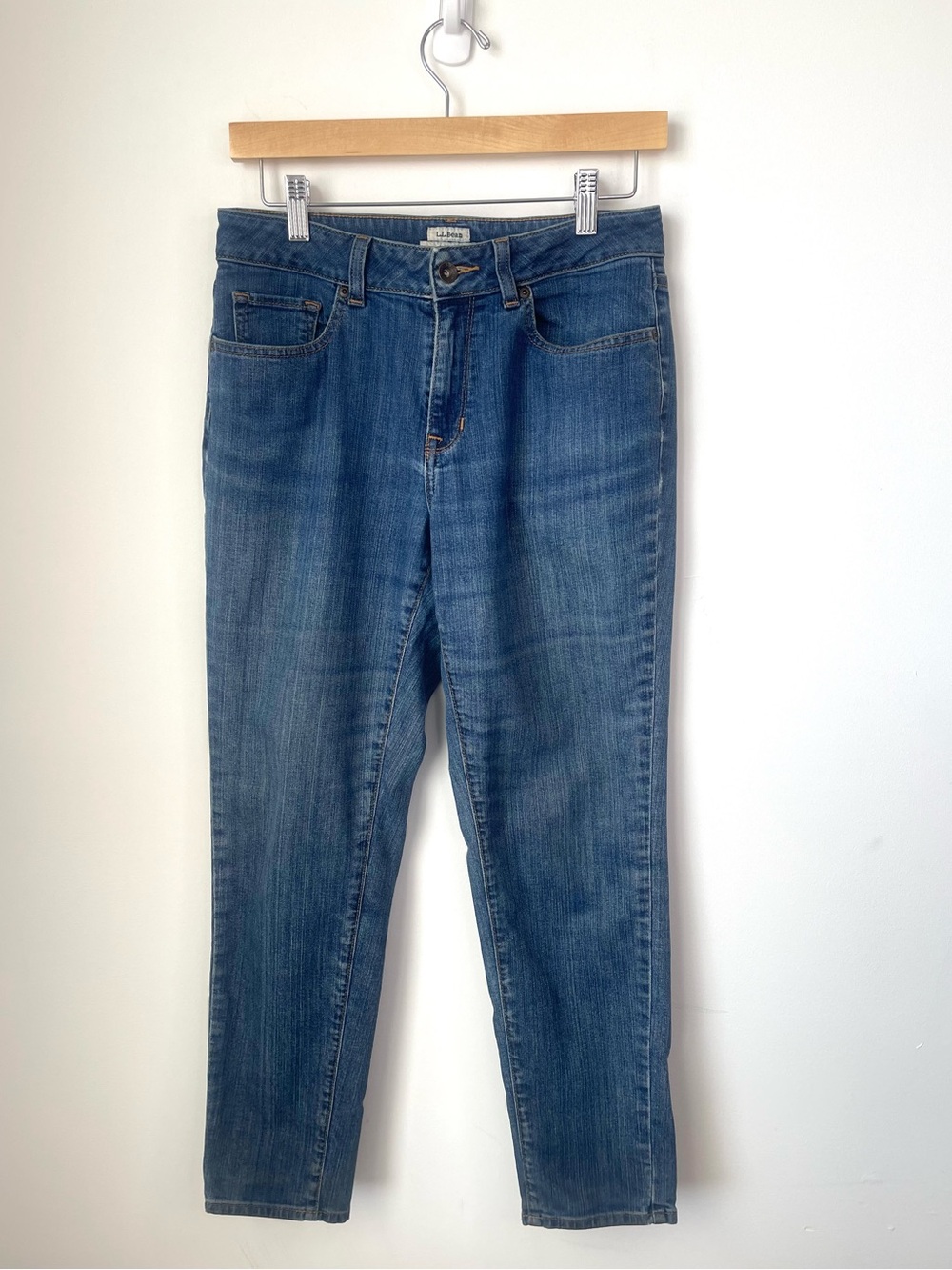 L.L. Bean classic fit Blue Jeans size 6 petite
